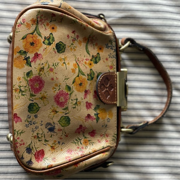 Patricia Nash clutch— Vintage Foral pattern - Picture 2 of 6